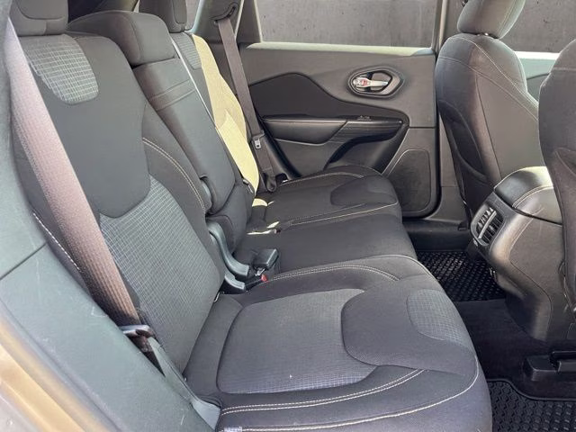 2016 Light Brownstone Pearlcoat Jeep Cherokee Latitude 4X4 SUV