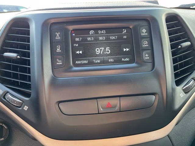 2016 Light Brownstone Pearlcoat Jeep Cherokee Latitude 4X4 SUV