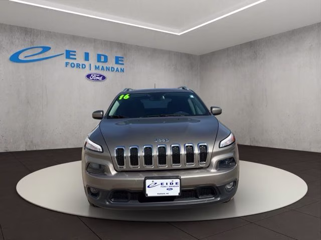 2016 Light Brownstone Pearlcoat Jeep Cherokee Latitude 4X4 SUV
