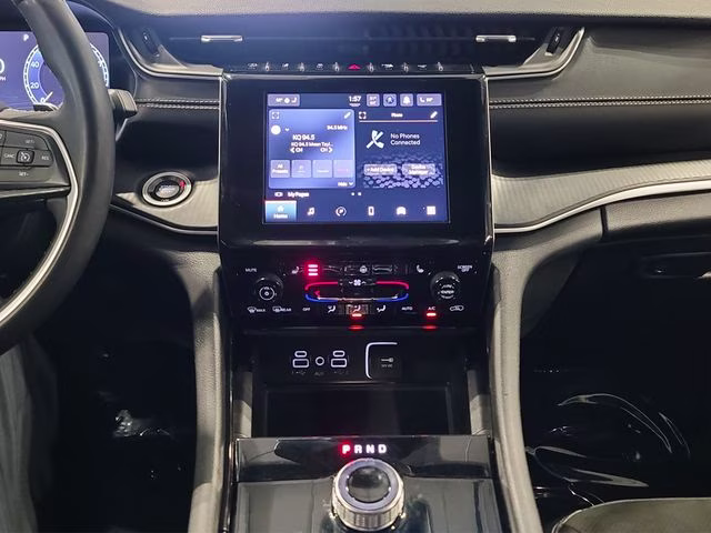 2023 Diamond Black Crystal Pearlcoat Jeep Grand Cherokee Altitude X 4X4 SUV