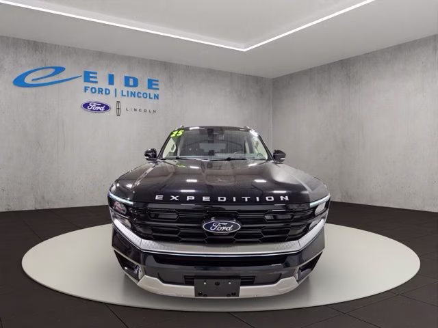 2025 Agate Black Metallic Ford Expedition Max Platinum 4X4 SUV
