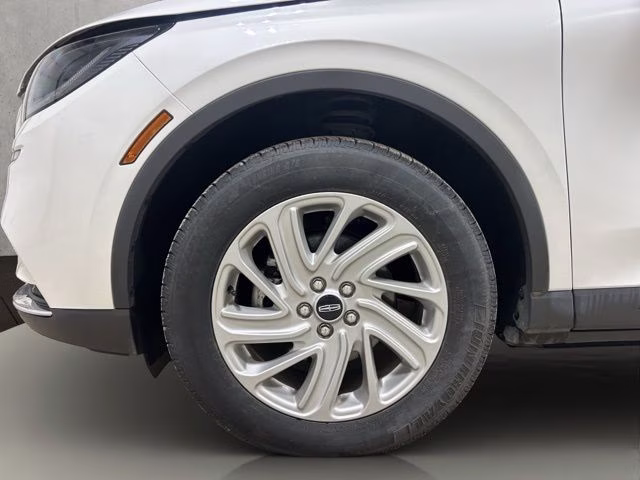 2021 Pristine White Lincoln Corsair Standard AWD SUV