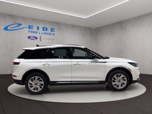 2021 Pristine White Lincoln Corsair Standard AWD SUV