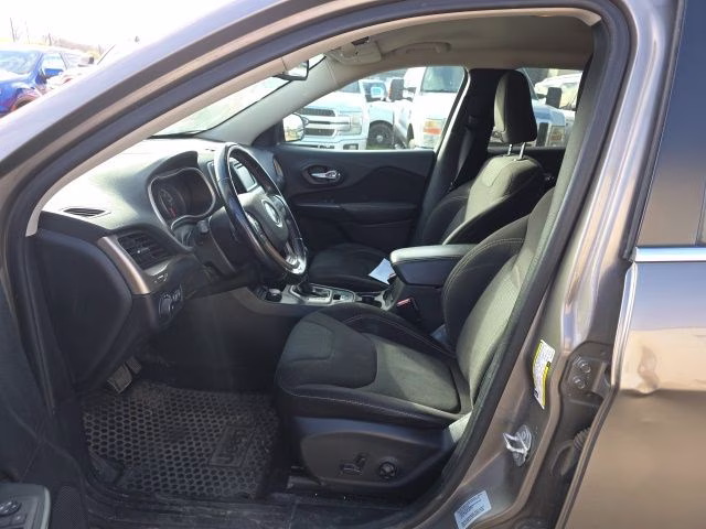 2016 Light Brownstone Pearlcoat Jeep Cherokee Latitude 4X4 SUV