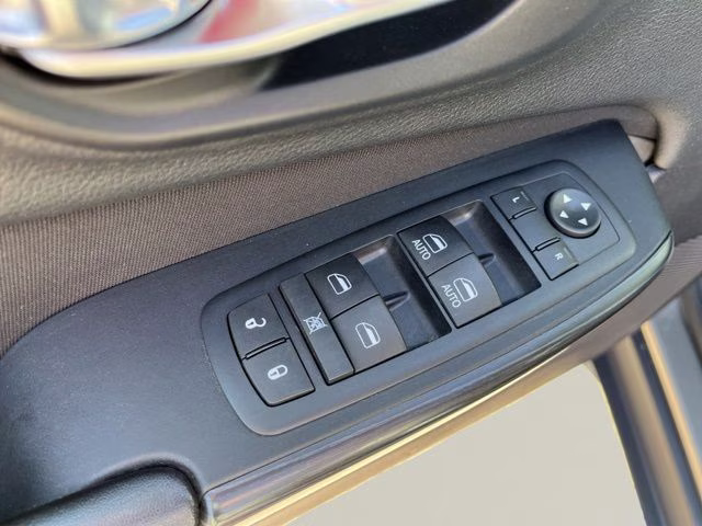2016 Light Brownstone Pearlcoat Jeep Cherokee Latitude 4X4 SUV