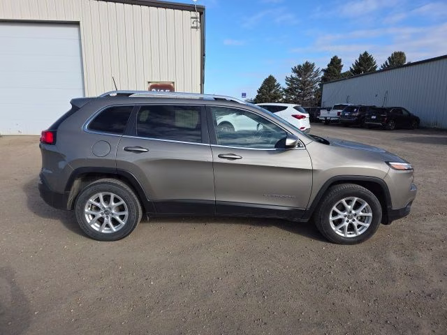2016 Light Brownstone Pearlcoat Jeep Cherokee Latitude 4X4 SUV