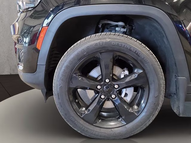 2023 Diamond Black Crystal Pearlcoat Jeep Grand Cherokee Altitude X 4X4 SUV