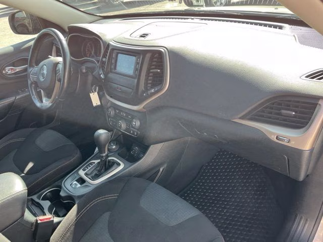 2016 Light Brownstone Pearlcoat Jeep Cherokee Latitude 4X4 SUV