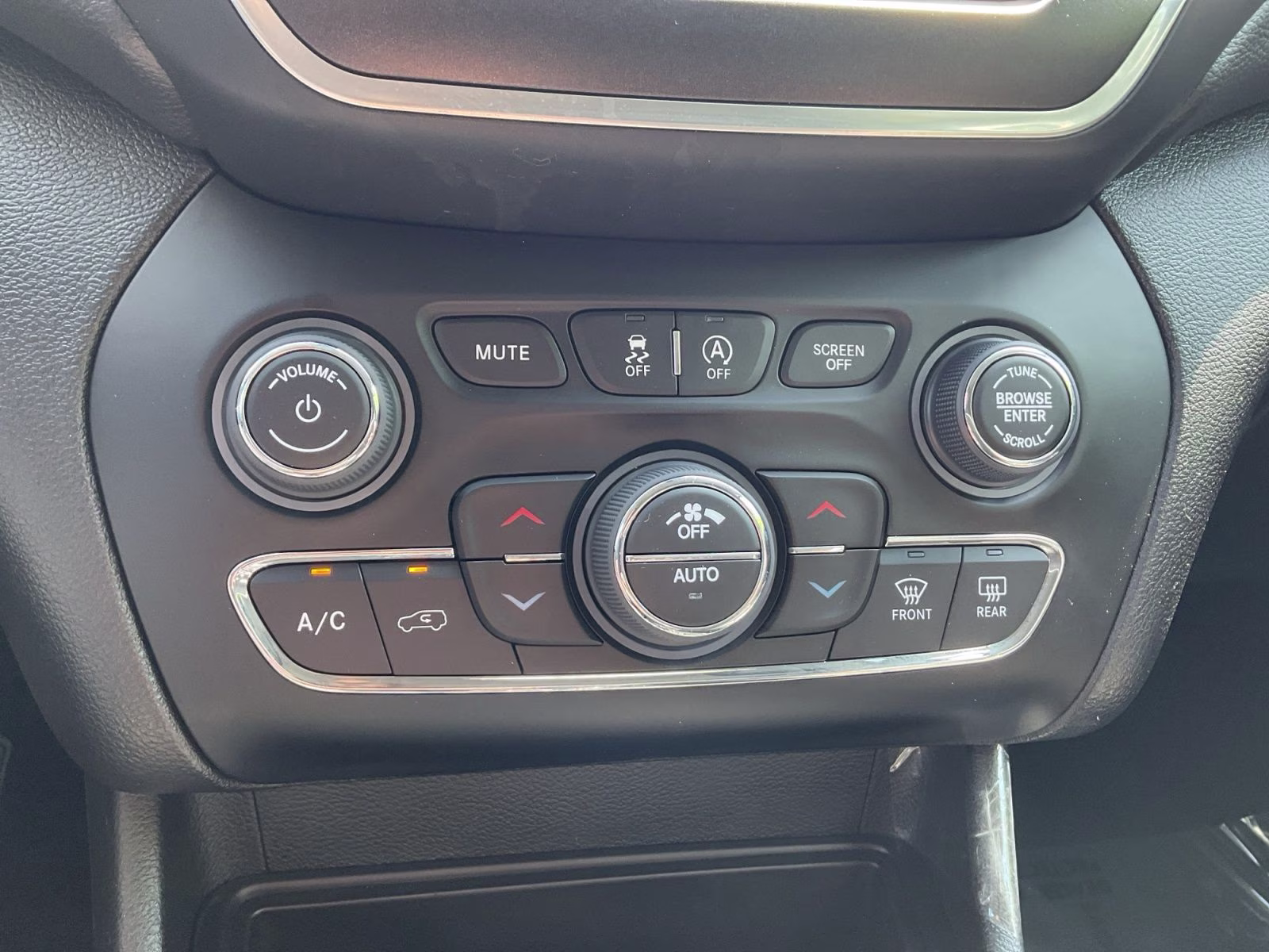 2022 Granite Crystal Metallic Clearcoat Jeep Cherokee Trailhawk 4X4 SUV
