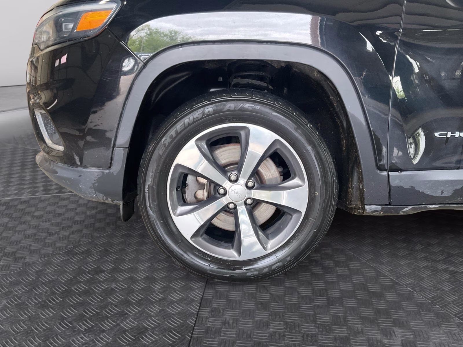 2020 Diamond Black Crystal Pearlcoat Jeep Cherokee Limited 4X4 SUV