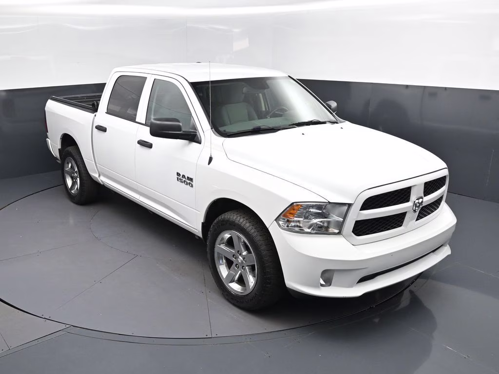 2016 Bright White Clearcoat Ram 1500 Express 4X4 Truck