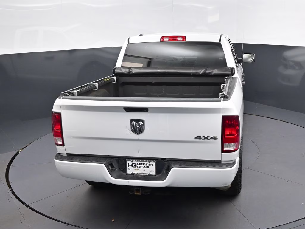 2016 Bright White Clearcoat Ram 1500 Express 4X4 Truck
