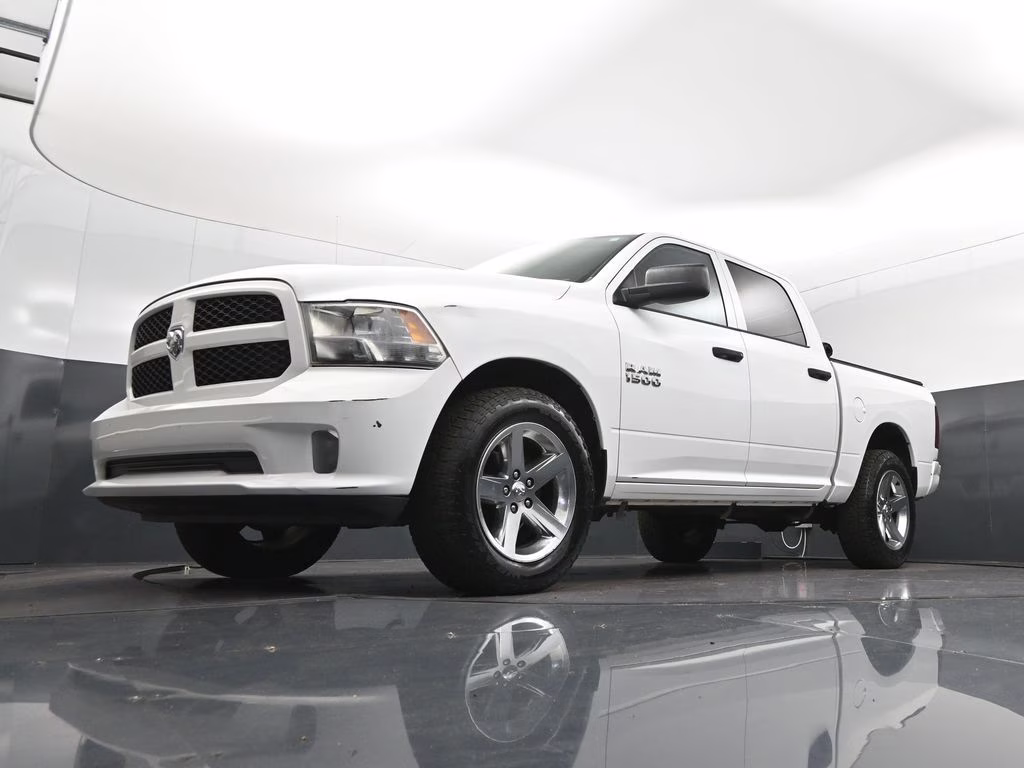 2016 Bright White Clearcoat Ram 1500 Express 4X4 Truck