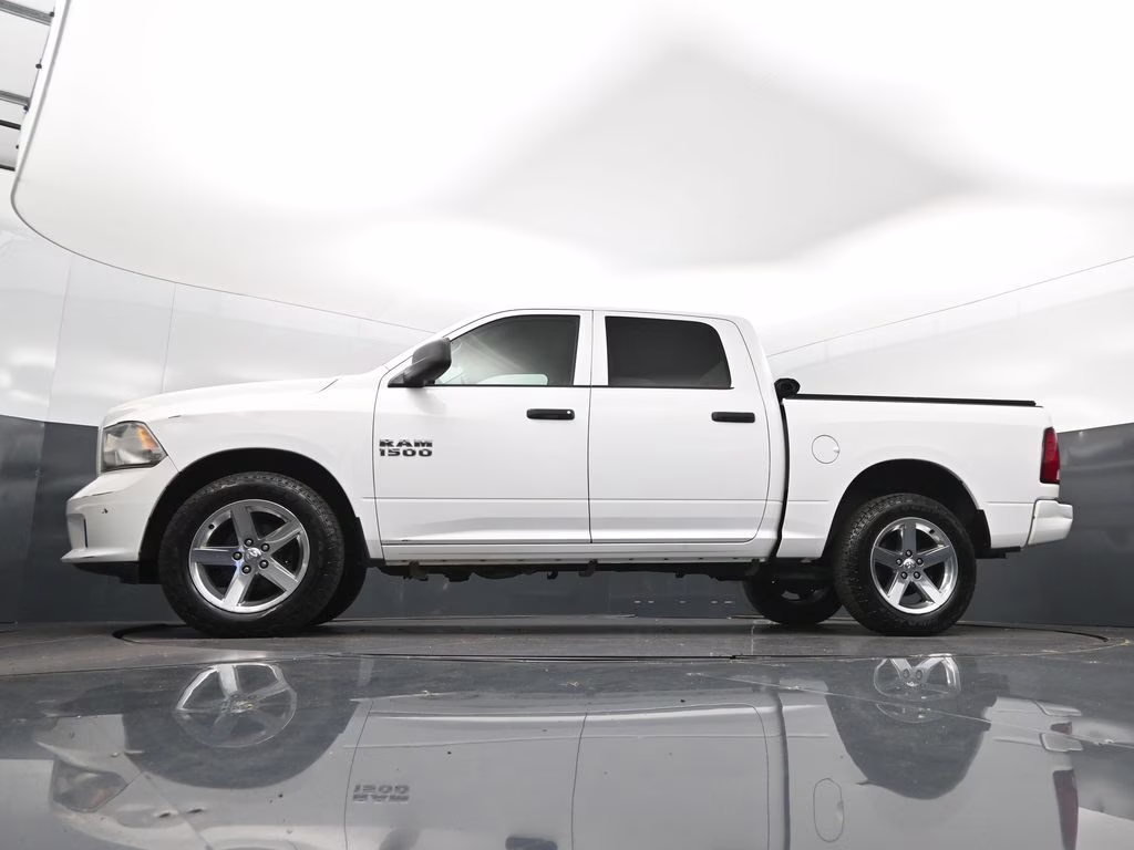 2016 Bright White Clearcoat Ram 1500 Express 4X4 Truck