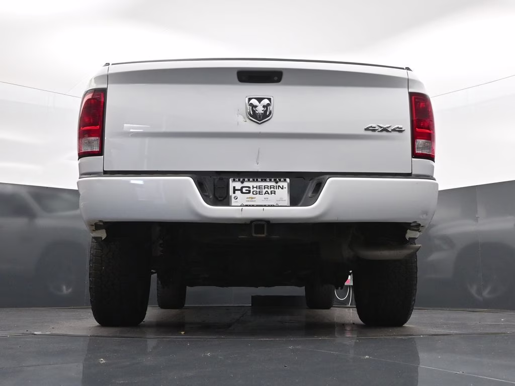 2016 Bright White Clearcoat Ram 1500 Express 4X4 Truck