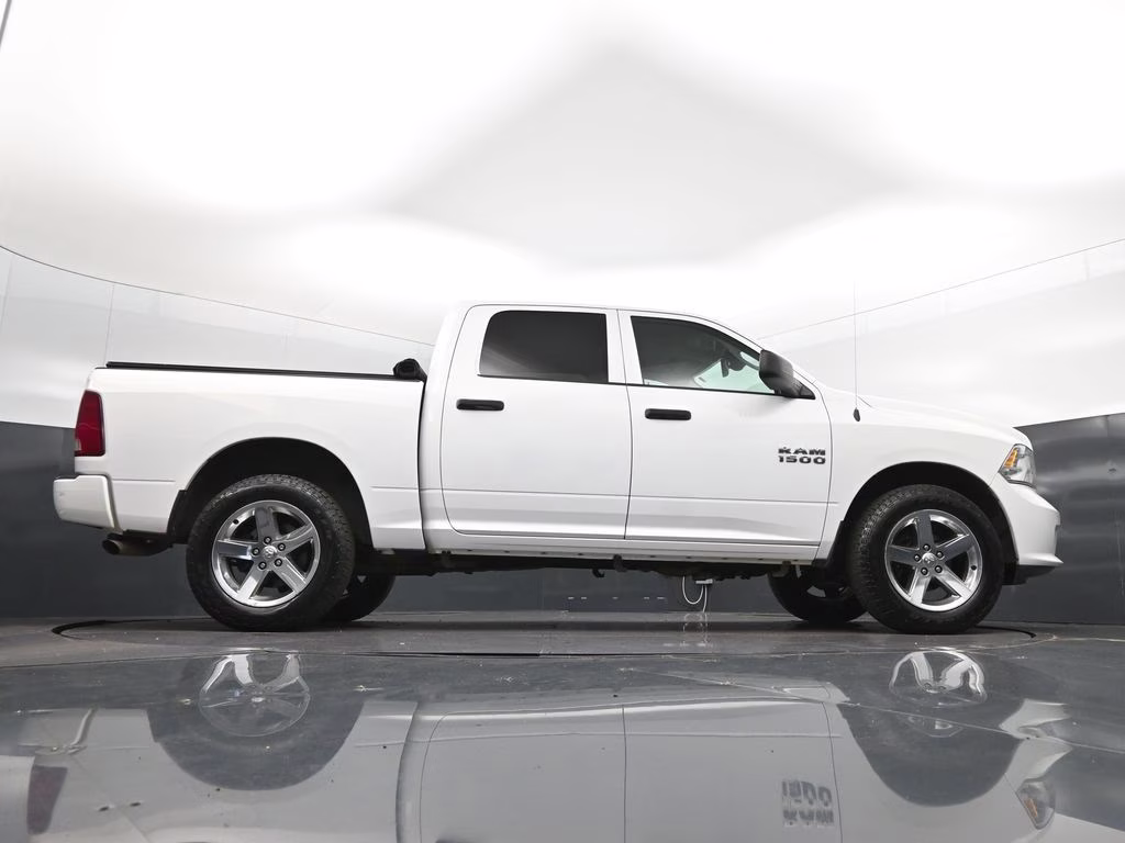 2016 Bright White Clearcoat Ram 1500 Express 4X4 Truck