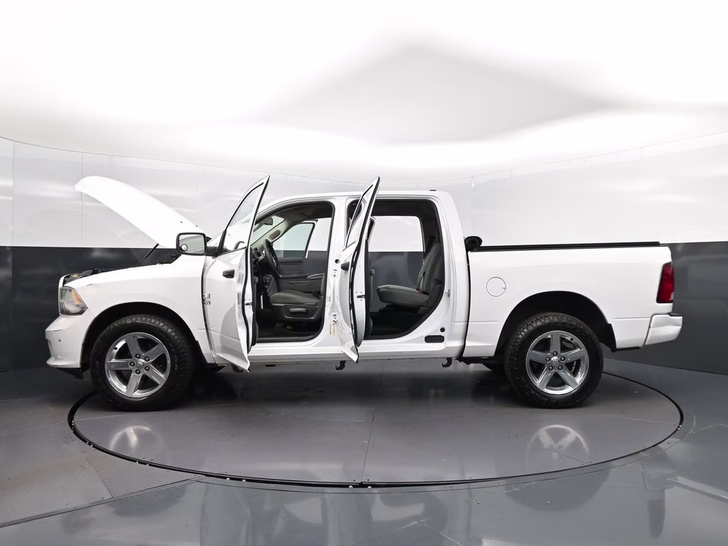 2016 Bright White Clearcoat Ram 1500 Express 4X4 Truck