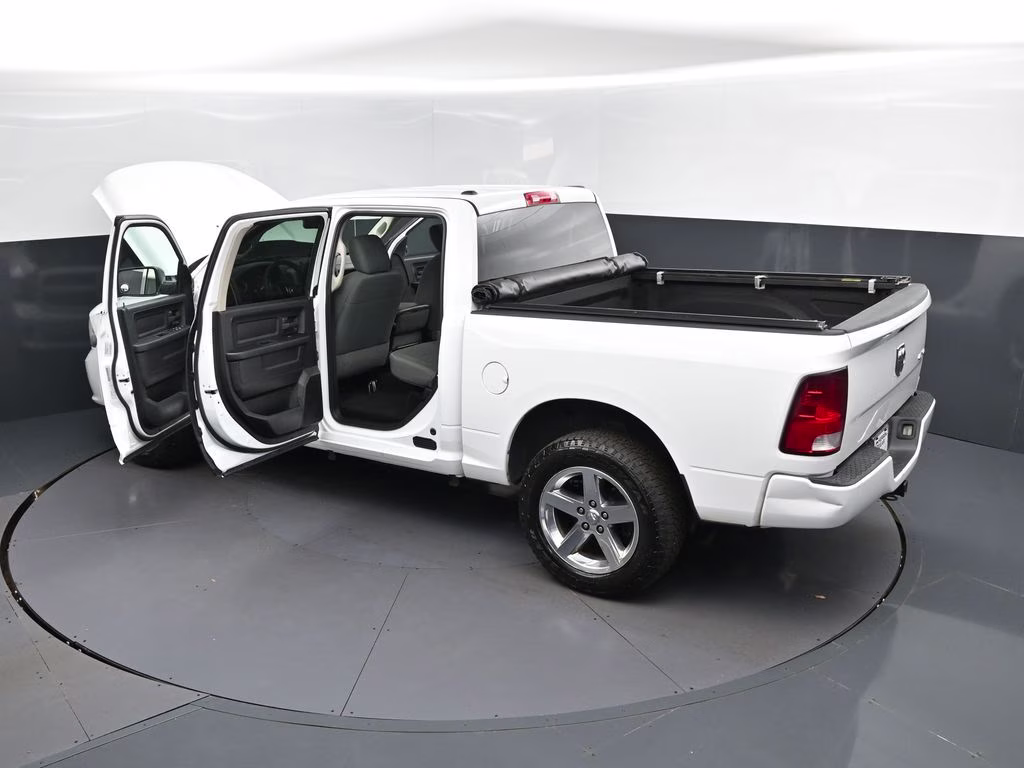 2016 Bright White Clearcoat Ram 1500 Express 4X4 Truck
