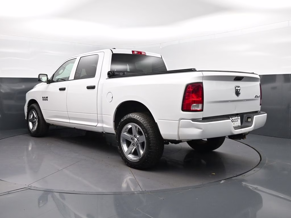 2016 Bright White Clearcoat Ram 1500 Express 4X4 Truck