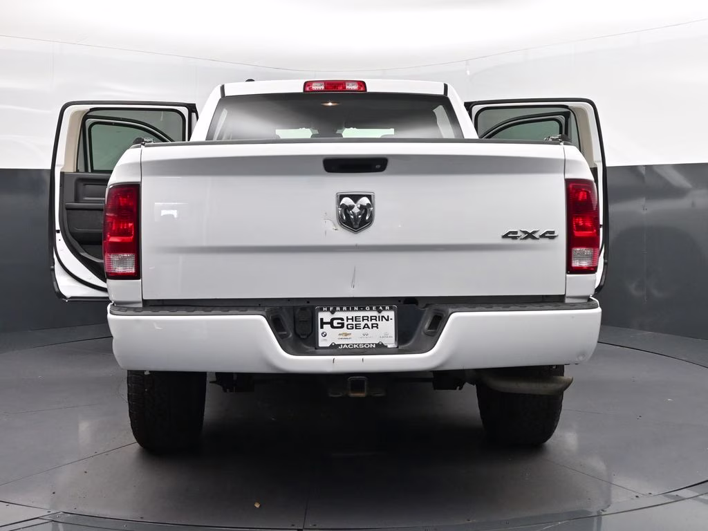2016 Bright White Clearcoat Ram 1500 Express 4X4 Truck