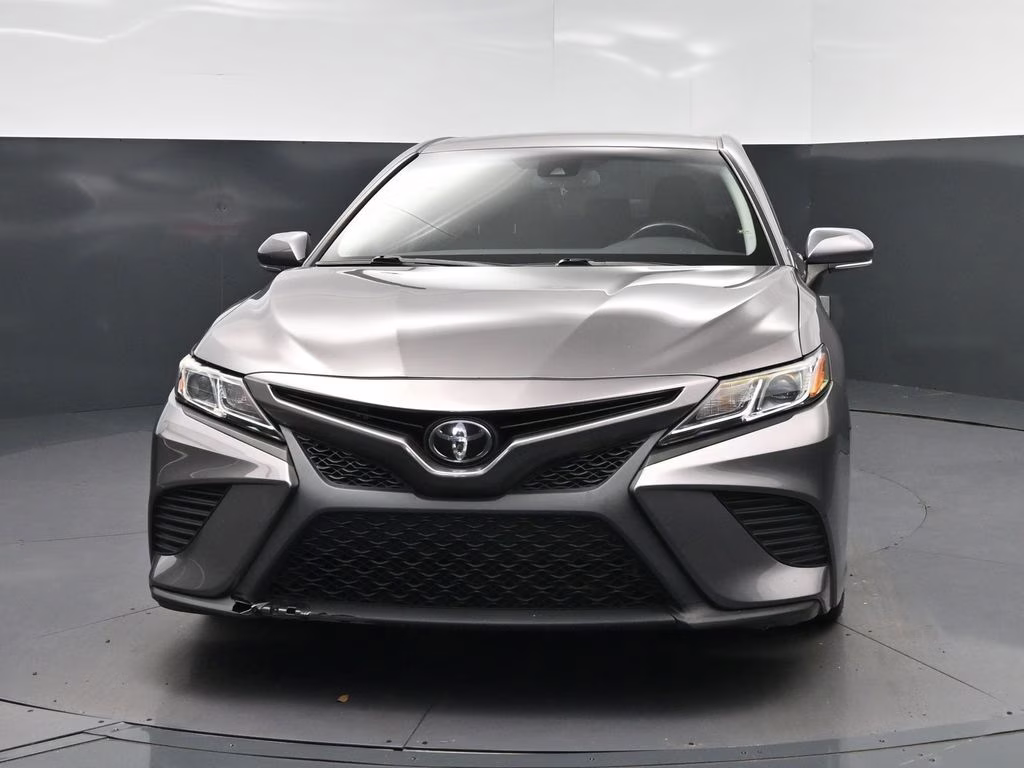 2020 Predawn Gray Mica Toyota Camry SE FWD Sedan