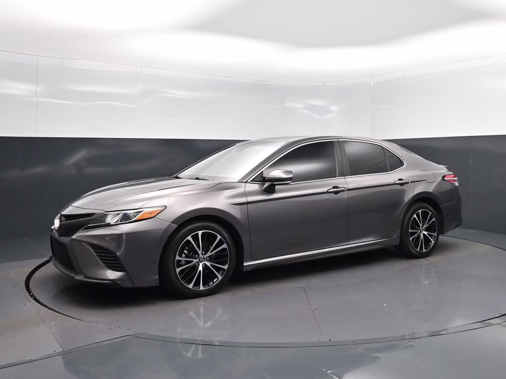 2020 Predawn Gray Mica Toyota Camry SE FWD Sedan