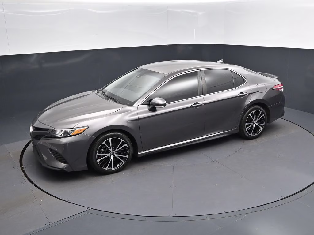 2020 Predawn Gray Mica Toyota Camry SE FWD Sedan