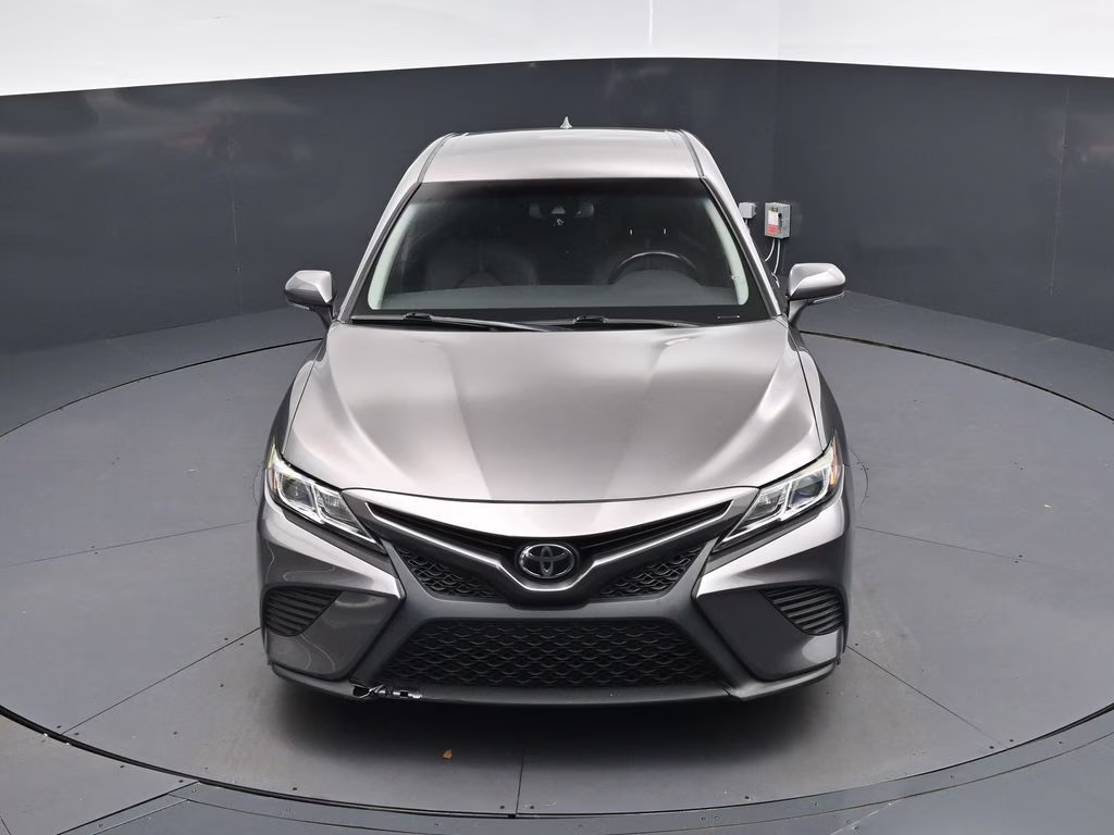 2020 Predawn Gray Mica Toyota Camry SE FWD Sedan