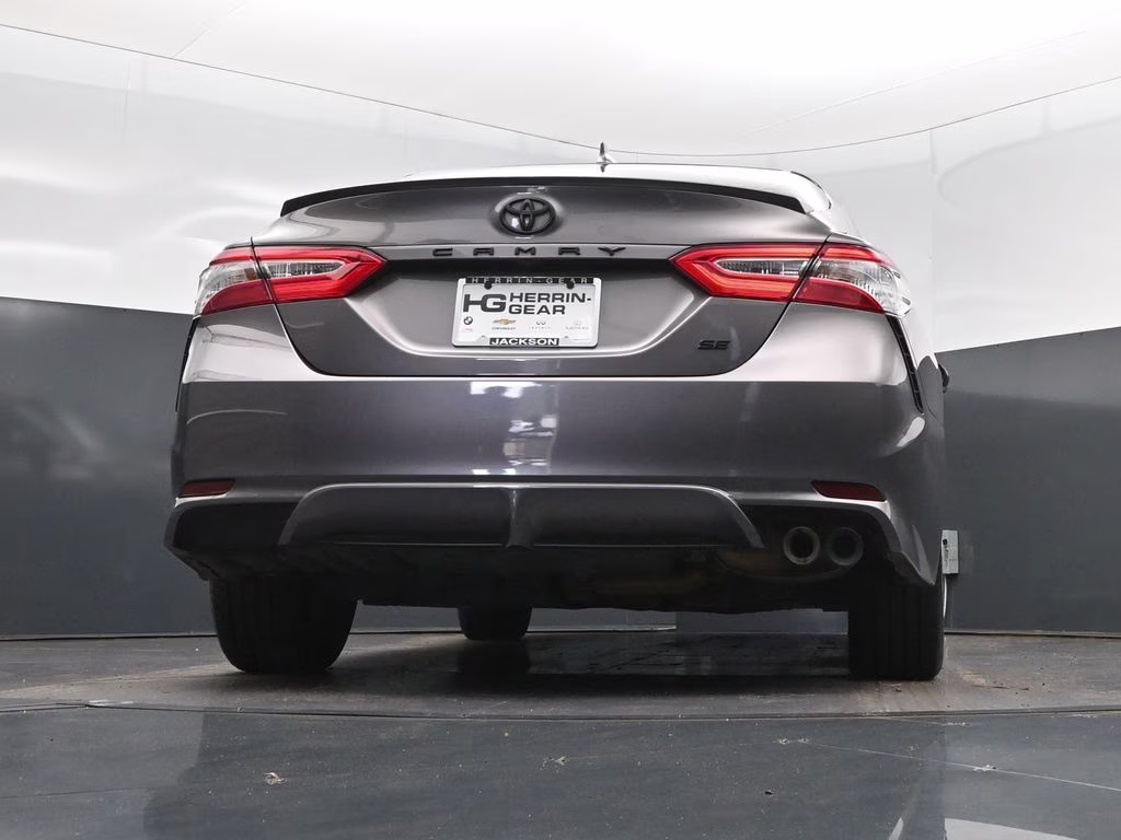 2020 Predawn Gray Mica Toyota Camry SE FWD Sedan