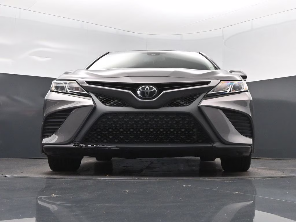 2020 Predawn Gray Mica Toyota Camry SE FWD Sedan