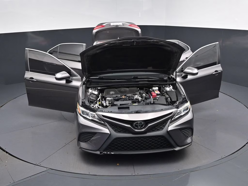 2020 Predawn Gray Mica Toyota Camry SE FWD Sedan