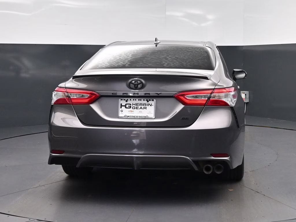 2020 Predawn Gray Mica Toyota Camry SE FWD Sedan
