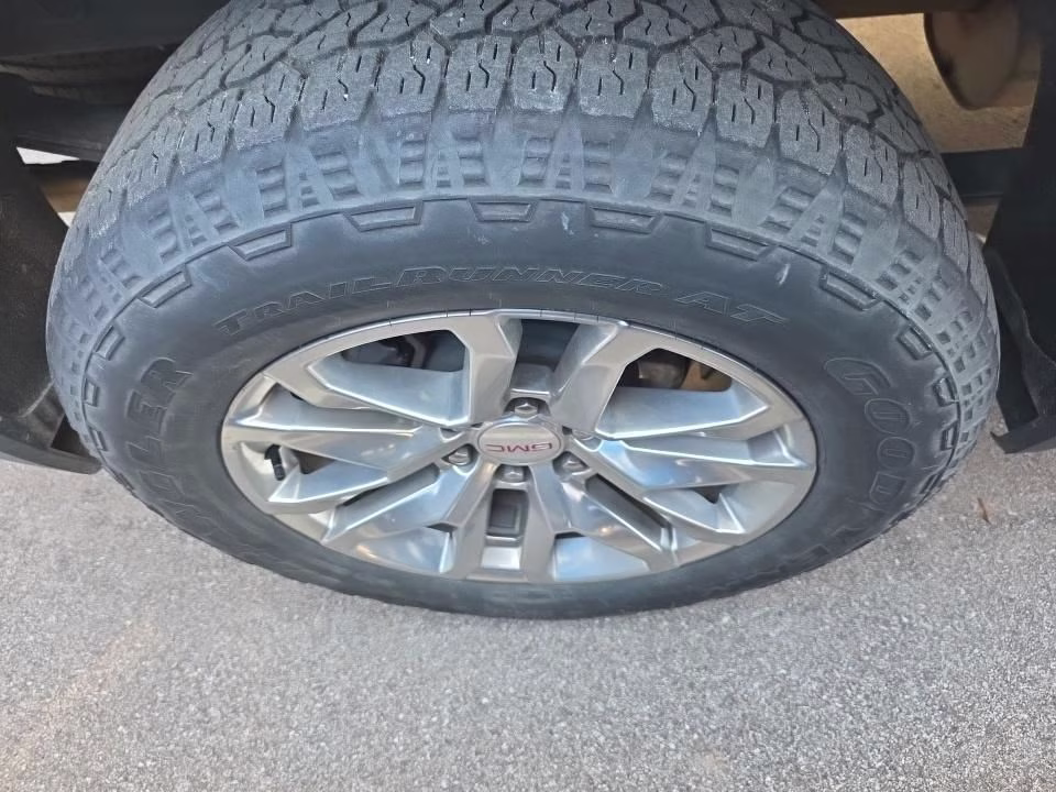 2019 Summit White GMC Sierra 1500 SLT 4X4 Truck