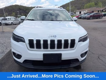 2019 Bright White Clearcoat Jeep Cherokee Latitude Plus 4X4 SUV