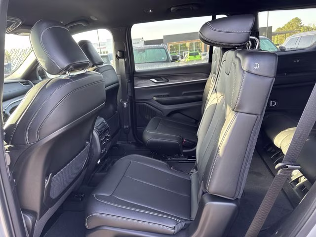 2025 Silver Zynith Jeep Grand Cherokee L Limited RWD SUV