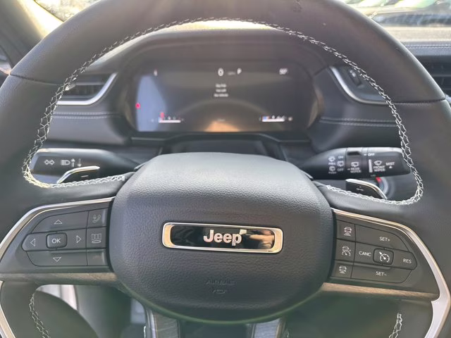 2025 Silver Zynith Jeep Grand Cherokee L Limited RWD SUV