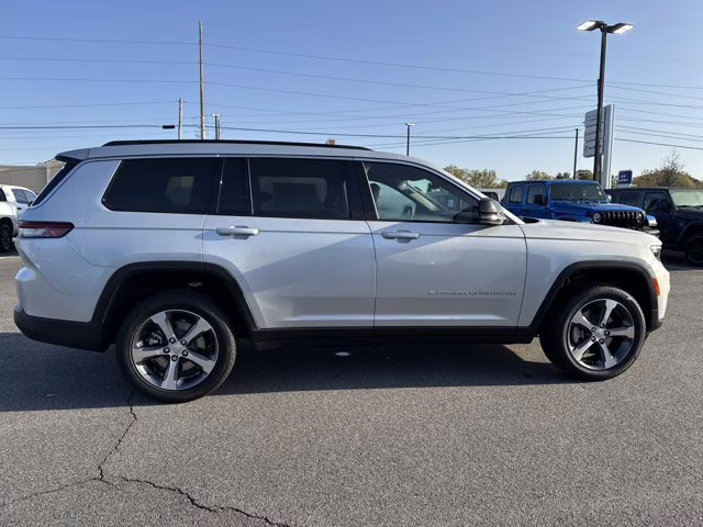 2025 Silver Zynith Jeep Grand Cherokee L Limited RWD SUV