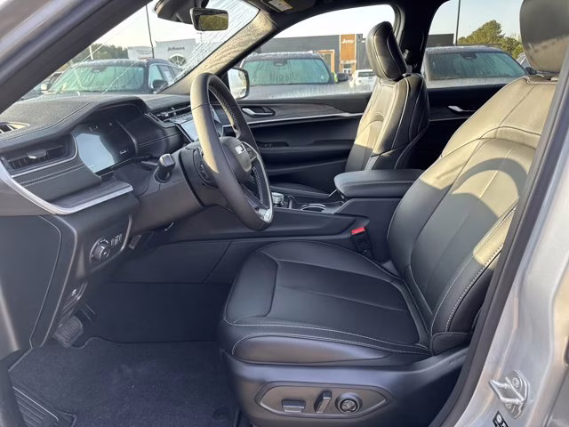 2025 Silver Zynith Jeep Grand Cherokee L Limited RWD SUV