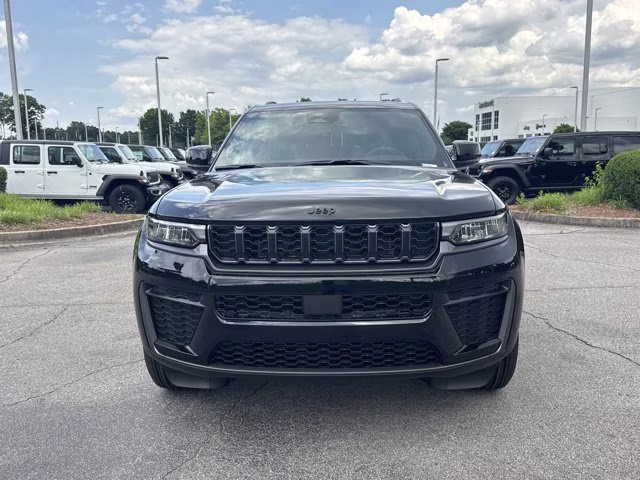 2026 Diamond Black Crystal Pearlcoat Jeep Grand Cherokee L Laredo Altitude RWD SUV