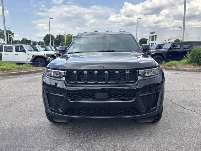 2026 Diamond Black Crystal Pearlcoat Jeep Grand Cherokee L Laredo Altitude RWD SUV