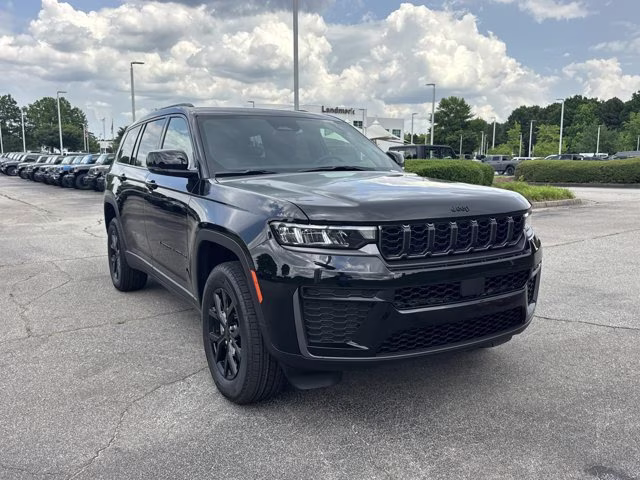 2026 Diamond Black Crystal Pearlcoat Jeep Grand Cherokee L Laredo Altitude RWD SUV