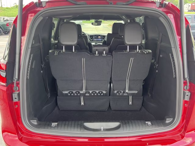 2027 Red Hot Pearlcoat Chrysler Pacifica Select FWD Van