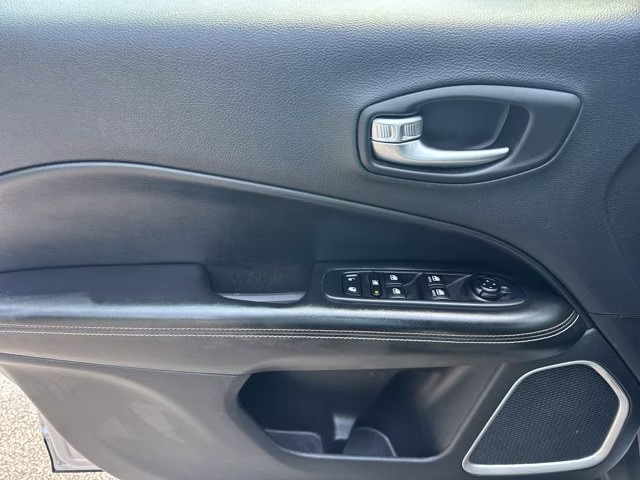 2018 Billet Silver Metallic Clearcoat Jeep Compass Latitude 4X4 SUV