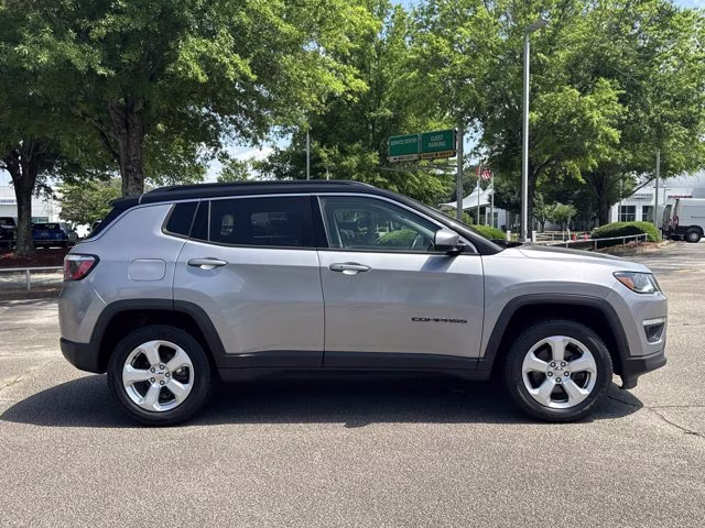 2018 Billet Silver Metallic Clearcoat Jeep Compass Latitude 4X4 SUV