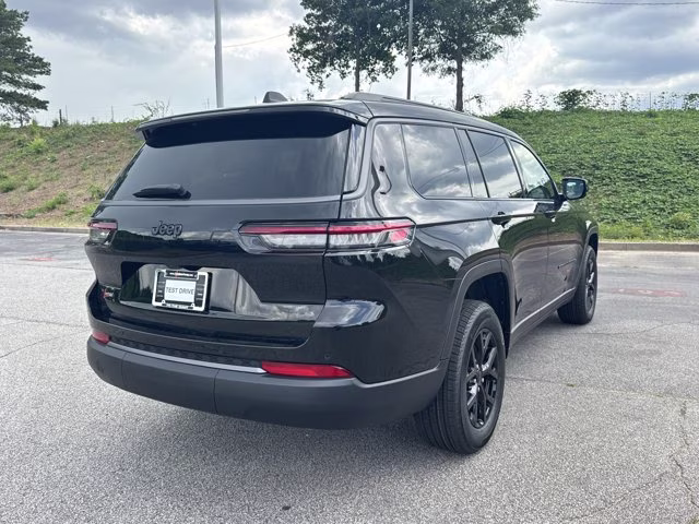2026 Diamond Black Crystal Pearlcoat Jeep Grand Cherokee L Laredo Altitude RWD SUV