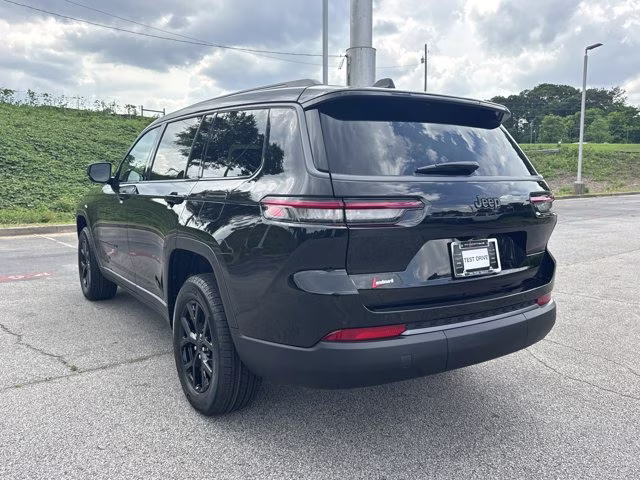 2026 Diamond Black Crystal Pearlcoat Jeep Grand Cherokee L Laredo Altitude RWD SUV
