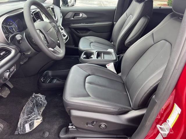 2027 Red Hot Pearlcoat Chrysler Pacifica Select FWD Van
