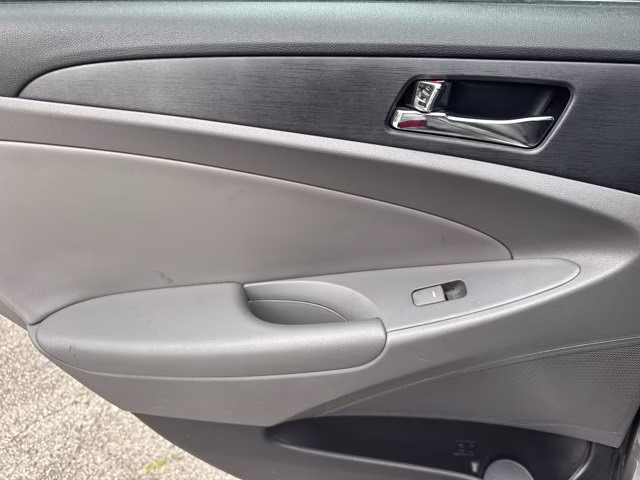 2013 Harbor Gray Metallic Hyundai Sonata SE FWD Sedan