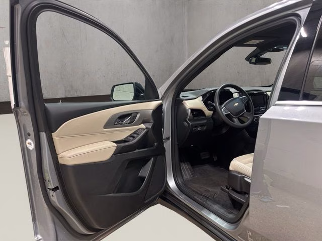 2023 Sterling Gray Metallic Chevrolet Traverse LS AWD SUV