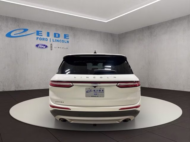 2021 Pristine White Lincoln Corsair Standard AWD SUV